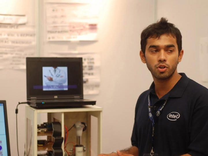 Kushagra Thakur presenting Little Doc at Intel India event